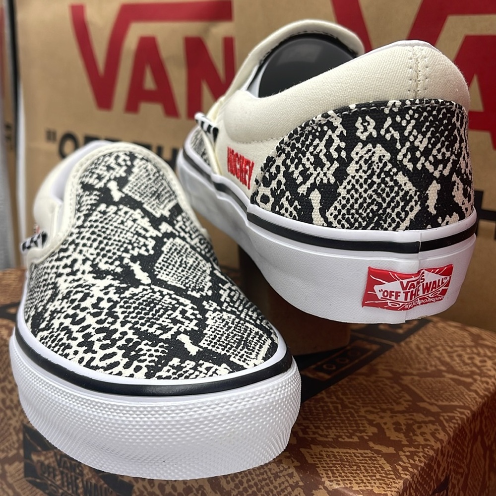 Vans Men’s Skate Slip-On Hockey Skateboards Snake
VN0A5FCA7W1
Sneakers - Picture 11 of 16